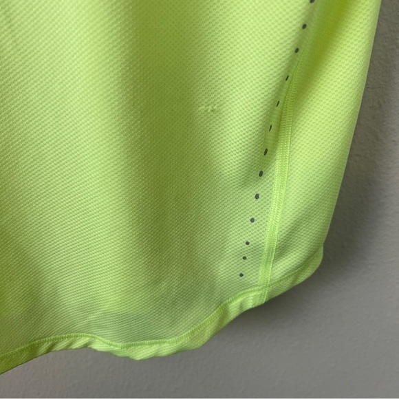 Lululemon High Neck Run and Train Tee Electric Lemon - Picture 4 of 4